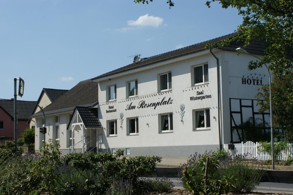 Hotel Am Rosenplatz,24 Stunden Check In, Kostenfreie Parkplaetze Brechtorf ภายนอก รูปภาพ