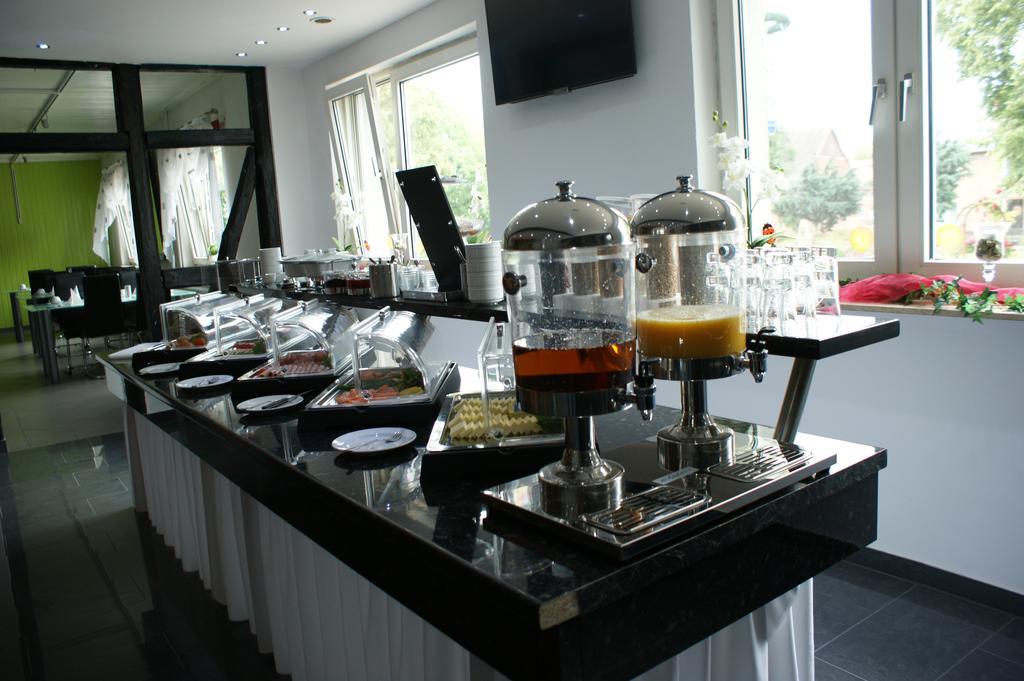 Hotel Am Rosenplatz,24 Stunden Check In, Kostenfreie Parkplaetze Brechtorf ห้อง รูปภาพ